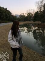 骚母狗又野外露出2