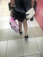 【街拍偷拍】偶遇丝袜骚少妇，果断抄底偷拍！2
