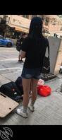 偷拍眼镜美腿女孩