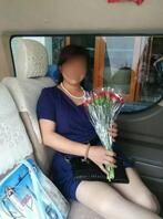 我妈太骚了 想干她 却不敢1