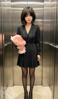 合作终于结束了，为了感谢美女销售朱珠，只能灌满她的小骚穴0