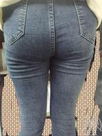 老婆穿紧身裤确实好看，大屁股看着就想操2