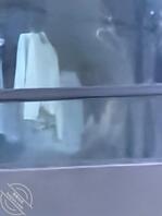 偷拍对面楼换衣服，拉窗帘