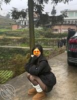 爱穿瑜伽裤的表妹(五)表妹发骚勾引我,舅舅前脚刚走,我直接把她按着内射了2