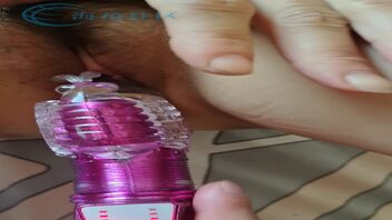 剃点毛，用道具，狼牙套最后内射爽的少妇哇哇叫！
