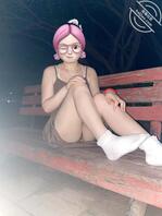 晚饭后散散步，老婆非让拍照