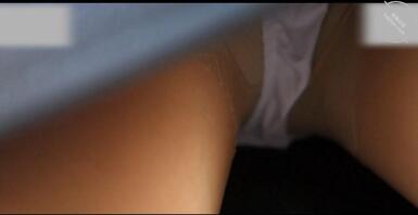 【制服丝袜高跟】美女是不是把内裤穿在丝袜上面了，这也不是开裆丝袜呀1