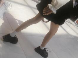 偷拍女同学的大长腿1