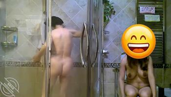 宝贝岳母爱洗澡0