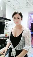 做家政的妈妈4 陪我妈去医院，中午回来趁她做饭，翻她手机看到了让我心碎的