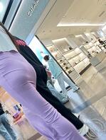 街拍逛超市的包臀、选购的时候翘着肥嘟嘟的圆臀真性感、0
