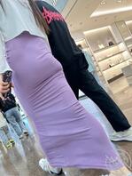 街拍逛超市的包臀、选购的时候翘着肥嘟嘟的圆臀真性感、2