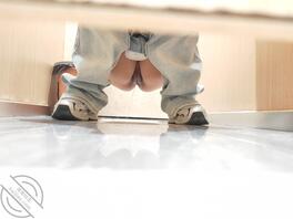 原创厕拍 小姐姐的刮毛穴2