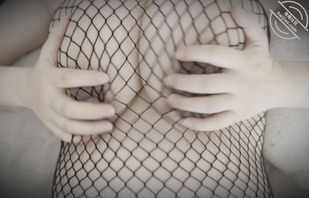 256、姐姐穿上以前的情趣内衣在地毯上和我缠绵打炮！0