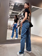 请各位哥哥看着妹妹的豆豆快速撸动自己的鸡巴吧，哥哥们别忘了把精液留在评论1