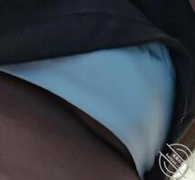 打球的这个小男生走光了1