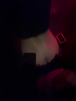 跟着朋友的女朋友去酒吧厕所