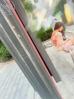 裸背美女穿的真凉快