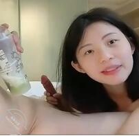 偷情人妻 口活很好，老公不在家 2