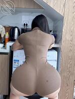 天气好了，适合露出，把你们女友老婆的露出照发出来吧，大家一起看1