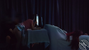 【母子乱伦】和妈妈在小姨背后偷情,妈妈最紧张的一次(视频贴)0