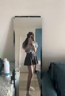 穿着小裙子被哥哥操，哥哥喜欢穿衣服做爱还是不穿衣服做爱啊？0