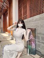 丝袜高跟旗袍打球