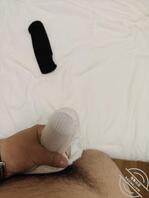 拿着妹妹的内裤打胶2