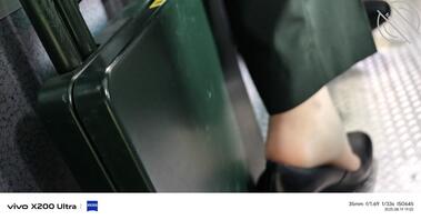 有没有内部现役穿短丝高跟鞋的，挺喜欢.