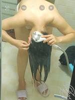 偷拍表妹妈妈洗澡大奶骚货