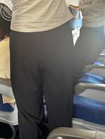 飞机遇到挺饱满的小姐姐，忍不住拍了2