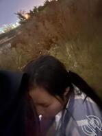 偷拍骚逼女同事大白腿1