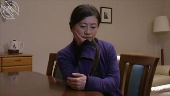 金币！60岁熟女去看望40岁颓废儿子，结果儿子太饥渴把老阿姨给强插了