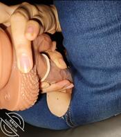 老婆被发小调教到穿着开裆裤戴着假鸡吧出门逛街0