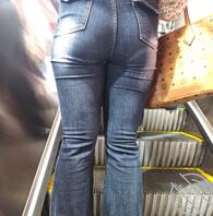 小姐姐大臀紧身牛仔裤0
