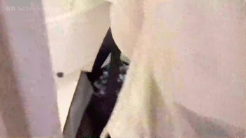 老公帮老婆找大黑鸡巴服务老婆后再自己插入（搬运）