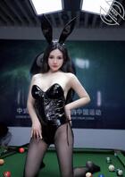 与台球妹妹打台球1