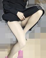 老爸又不在家，老妈是我的，张开腿方便我摸