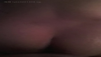 真实夫妻，就喜欢后入老婆大屁股，海友的评论才是更新的动力