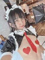 黑色皮衣的表妹你们喜欢吗