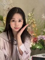 我是张依菲，有什么要问的就问吧，我这会挺闲的呢