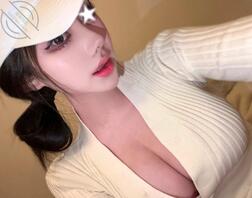 21岁女大想要怀孕，求爸爸们艹我，自拍0