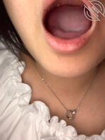 烂逼女友，各位射我女朋友嘴巴里，0