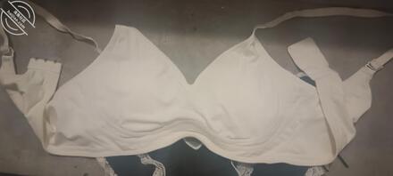 偷偷潜入前合租室友的房间2