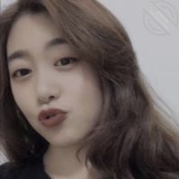 看长相觉得是什么类型的女孩  感觉骚不骚？1