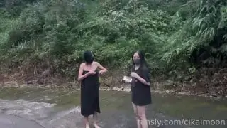 第二期 全裸帮农民大叔种田，两人全裸和大叔打篮球，全裸帮大叔挑海鲜