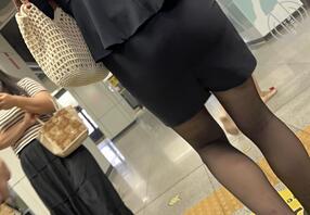 KTV上班的的黑丝少妇