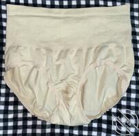 昨天姑妈没有换内裤，所以就没有更新，但是今天换了。