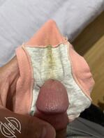 舔小姨子换下来的内裤！0