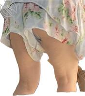 偷拍老板娘露出内裤1